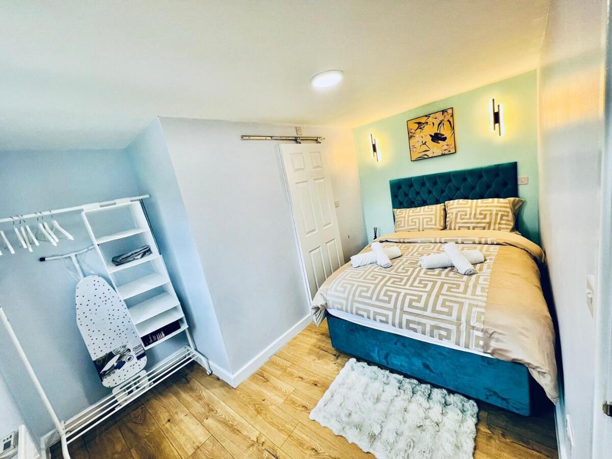 Luxe 1B Chalet, Hottub, Free Parking Nr Ltn Airport, L&D Hosp, Whipsnade Zoo, Fast Trains Into Central London Luton  Exterior foto
