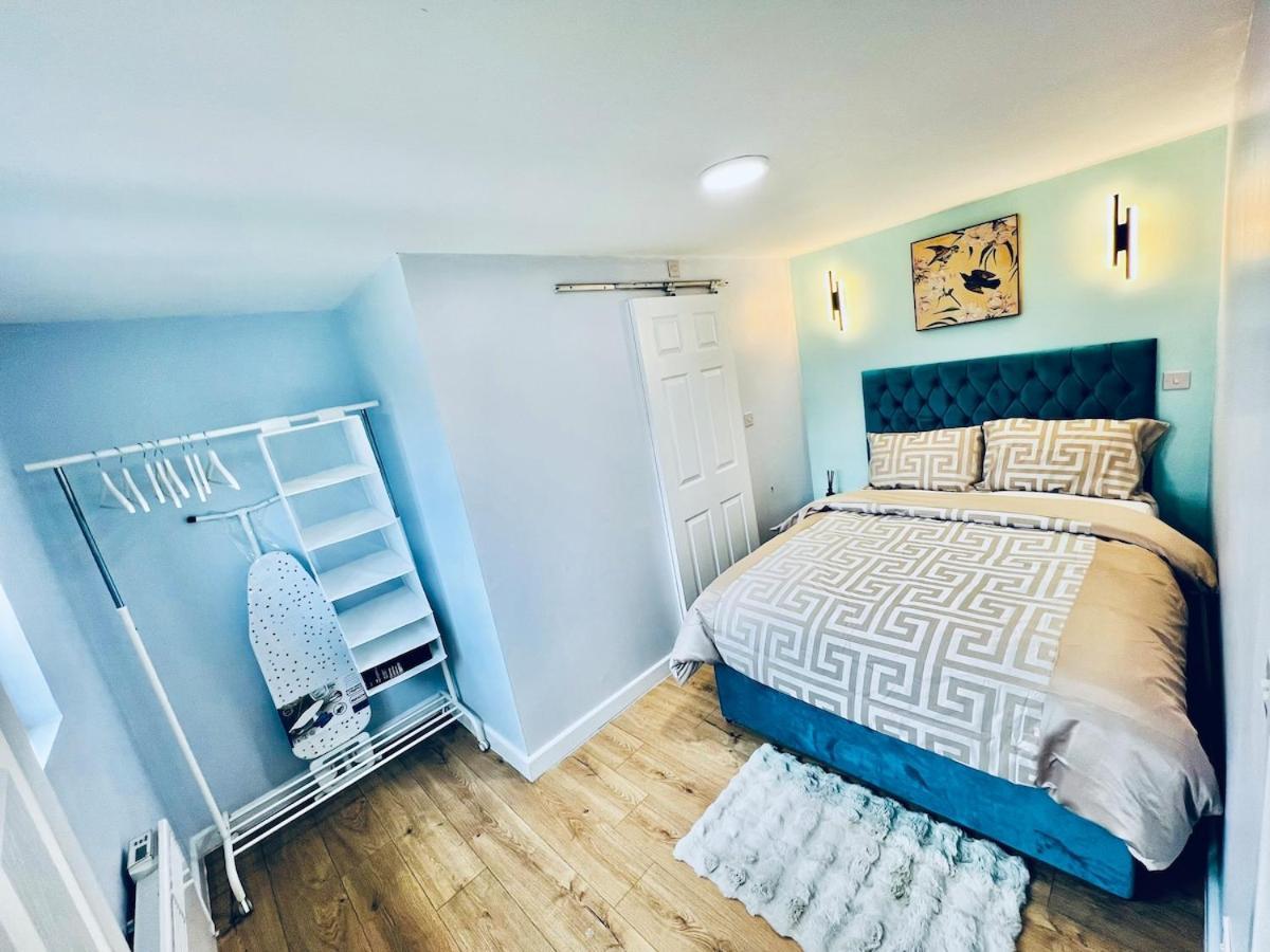 Luxe 1B Chalet, Hottub, Free Parking Nr Ltn Airport, L&D Hosp, Whipsnade Zoo, Fast Trains Into Central London Luton  Exterior foto