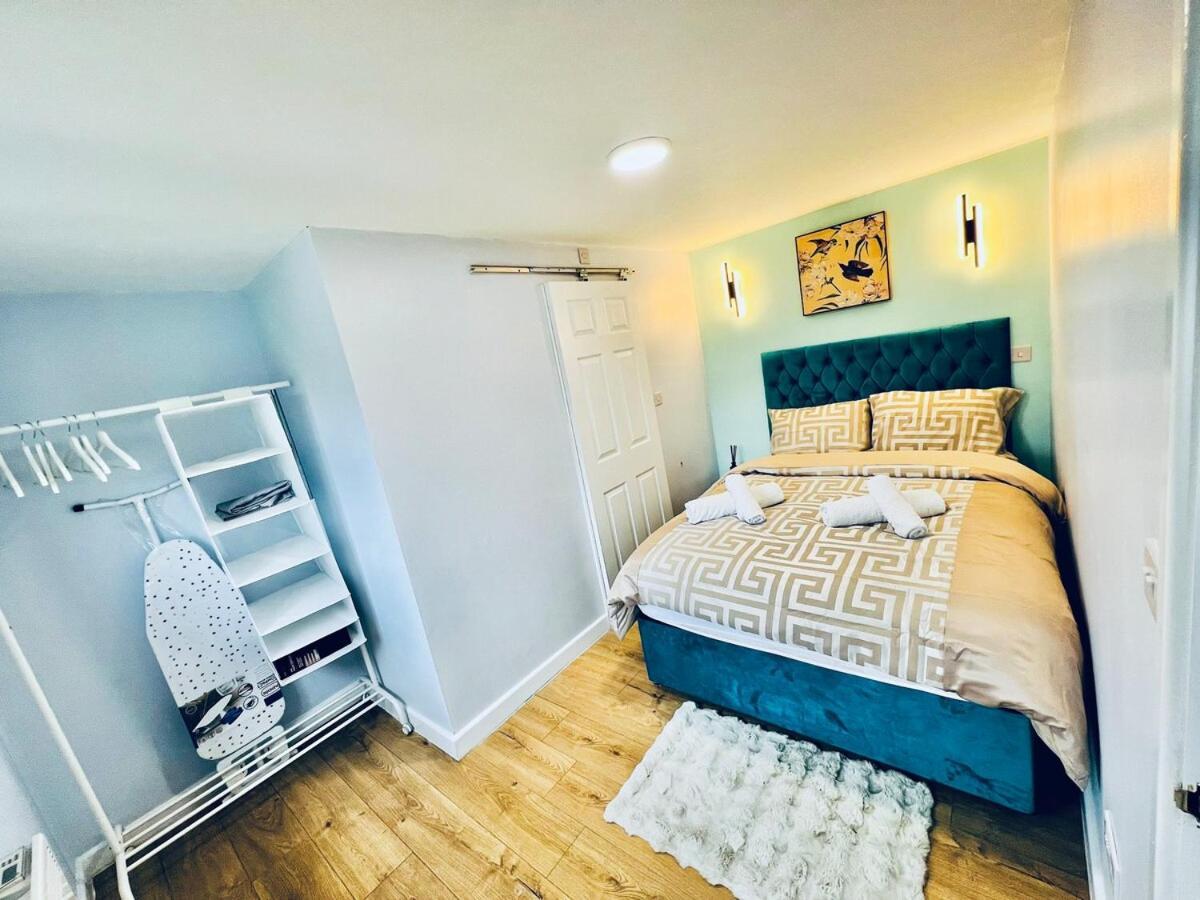 Luxe 1B Chalet, Hottub, Free Parking Nr Ltn Airport, L&D Hosp, Whipsnade Zoo, Fast Trains Into Central London Luton  Exterior foto