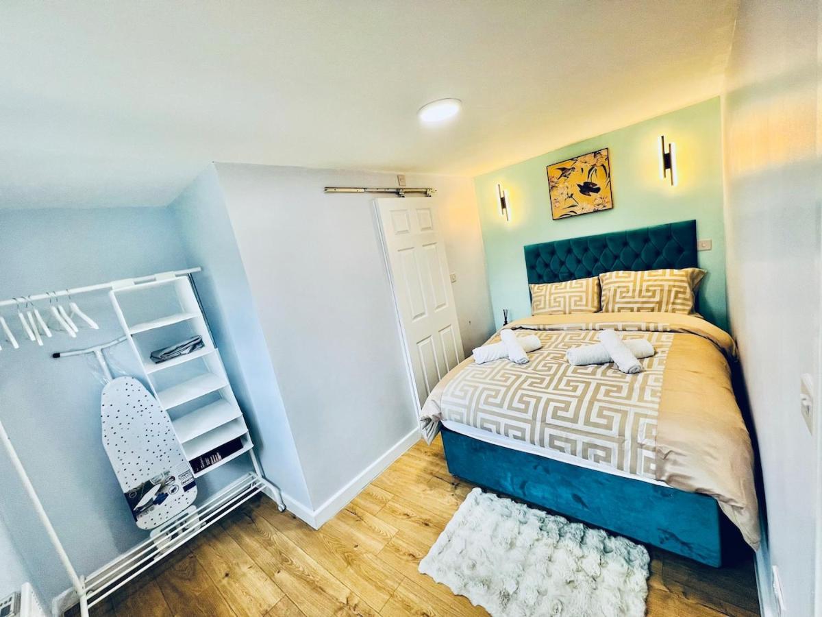 Luxe 1B Chalet, Hottub, Free Parking Nr Ltn Airport, L&D Hosp, Whipsnade Zoo, Fast Trains Into Central London Luton  Exterior foto